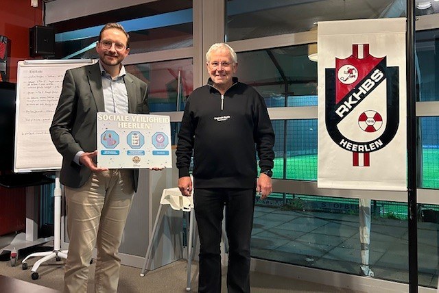 Overhandiging waarde-cheque Sociale Veiligheid Heerlen